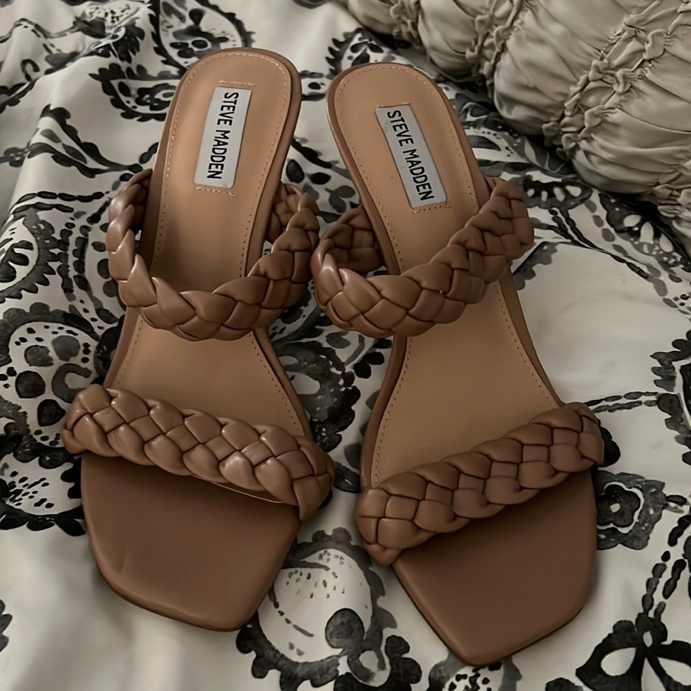 Steve Madden tan chriselle shoe beige high heels